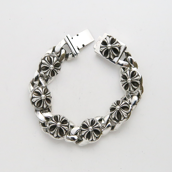 bracelet Chrome Hearts fabriqué en argent sterling et caractérisé par des maillons complexes