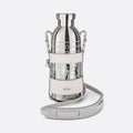 Bouteille à bandoulière
Dior Aqua. Conçue en acier inoxydable, elle combine haute technicité et design de luxe pour le transport quotidien de vos boissons.