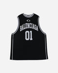 maillot de basket Balenciaga noir arbore fièrement le numéro 01 en blanc
