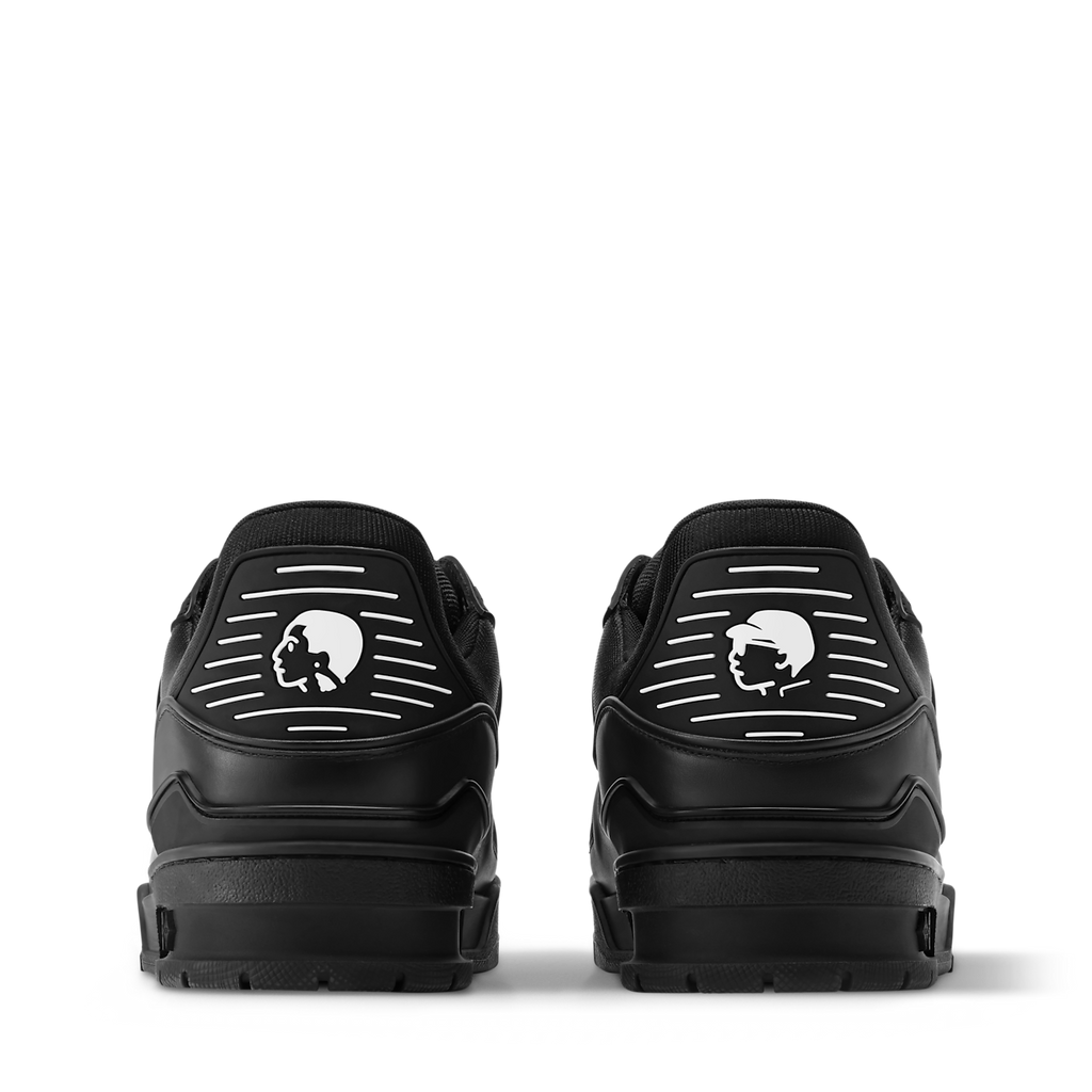 Sneaker LV Trainer, un modèle emblématique de la maison Louis Vuitton.