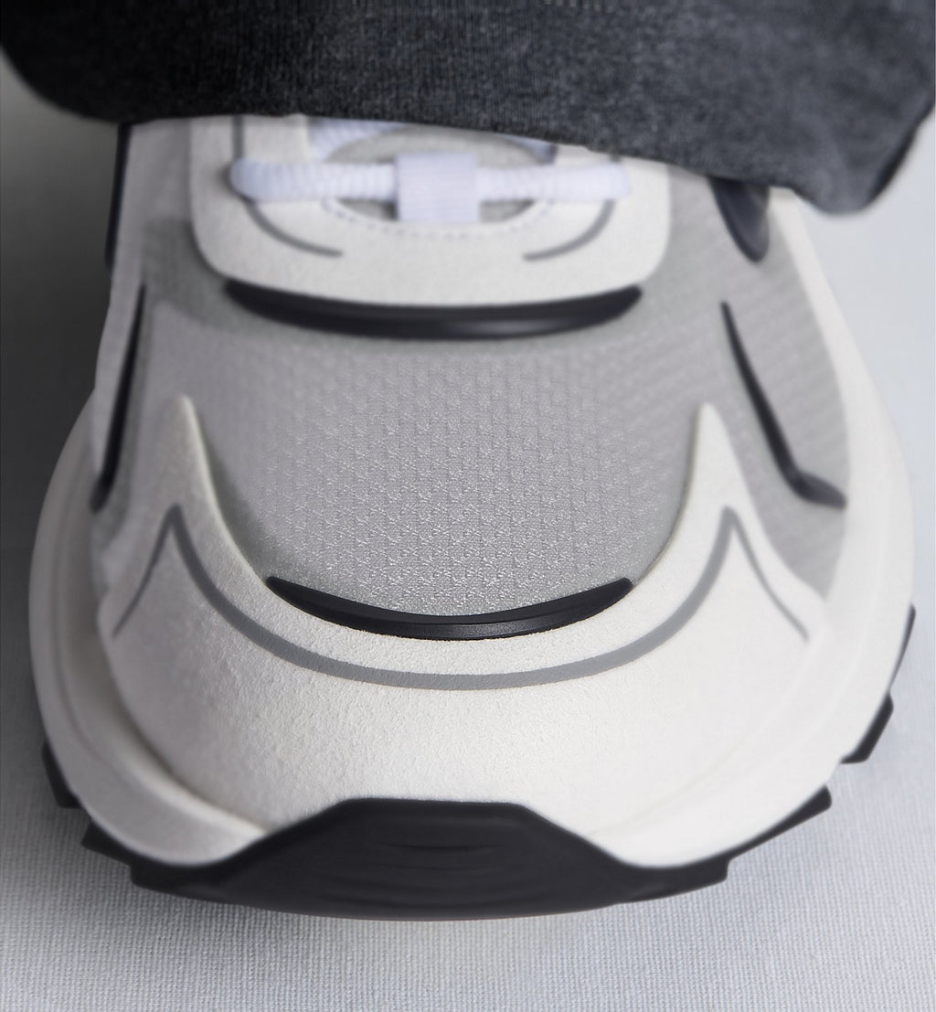 sneaker B30 Countdown Tech de chez Dior, issue de la collection Printemps 2026.