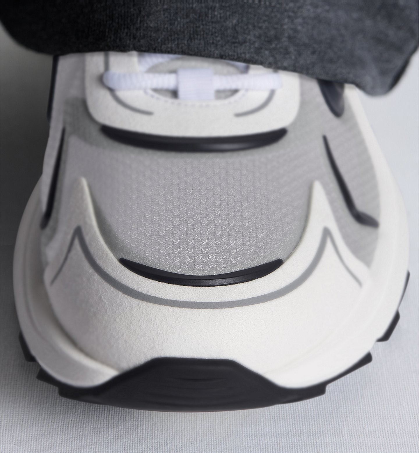sneaker B30 Countdown Tech de chez Dior, issue de la collection Printemps 2026.