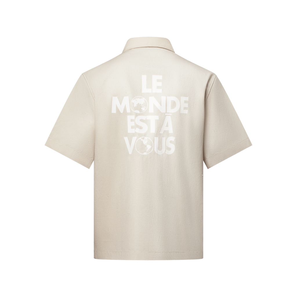 ensemble chemise à manches courtes etshort de la collection Louis Vuitton
