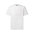 Tee-shirt « Laser Cut Signature » Louis Vuitton se distingue par ses finitions soignées et ses détails techniques haut de gamme :