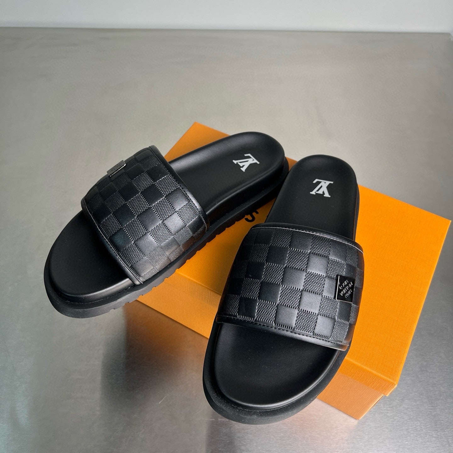 claquettes Louis Vuitton