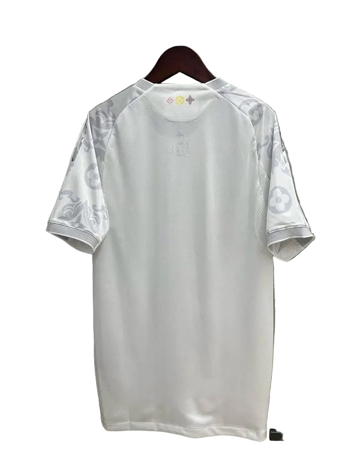 maillot de football Louis Vuitton x Real Madrid en édition spéciale