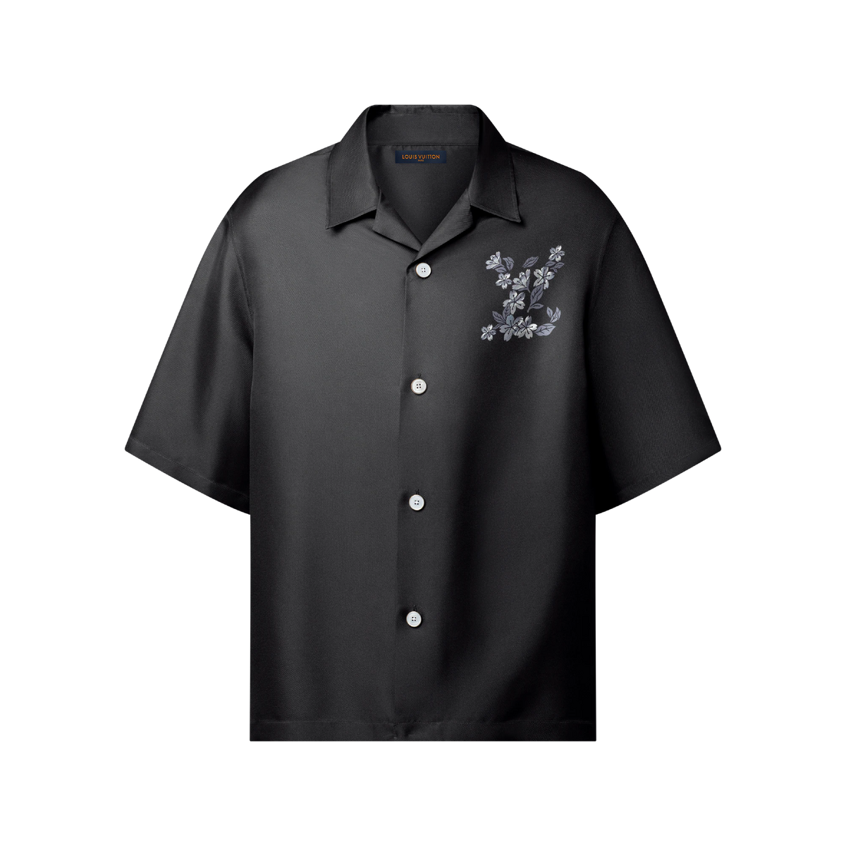 chemise en soie à signature imprimée de Louis Vuitton se distingue par son élégante fleur LV effet nacre délicatement contrastée sur la poitrine.