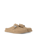 des mules Louis Vuitton Easy en cuir de veau velours embossé du motif Monogram emblématique avec une boucle ajustable siglée